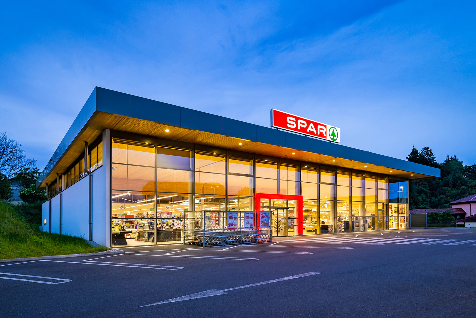 Sparmarkt Ostermiething von Jürgen MATZER Architekten